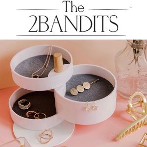 🌸NWT - The 2Bandits White Tiered Catchall Jewelry Trinket Tray